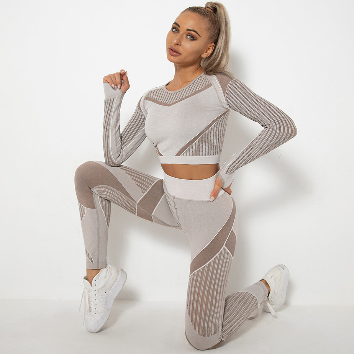 Seamless Yoga Suit – Long Sleeve Absorbent Stretch Activewear Set